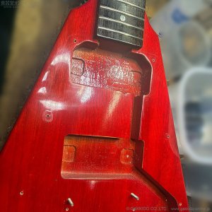 画像26: Gibson Custom Shop　2001 1967 Flying V Korina w/Vibrola [Cherry] [中古品]