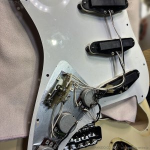 画像22: Squier　1985 CST-30 OWH/R [Olympic White] [中古品]